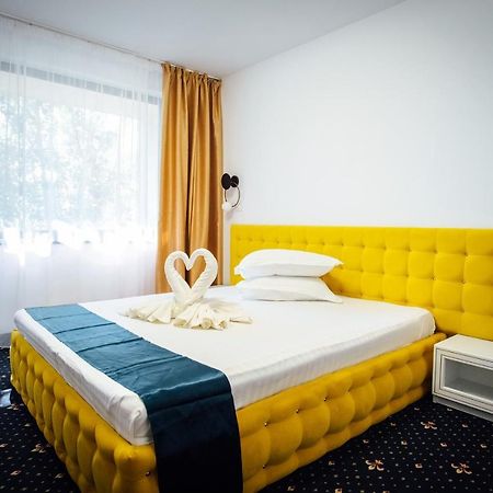 מאמאיה Hotel & Medspa Siret מראה חיצוני תמונה