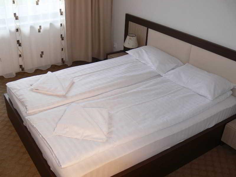 מאמאיה Hotel & Medspa Siret מראה חיצוני תמונה