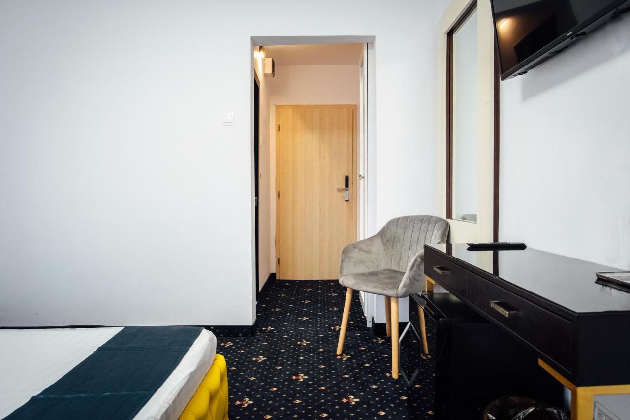 מאמאיה Hotel & Medspa Siret מראה חיצוני תמונה