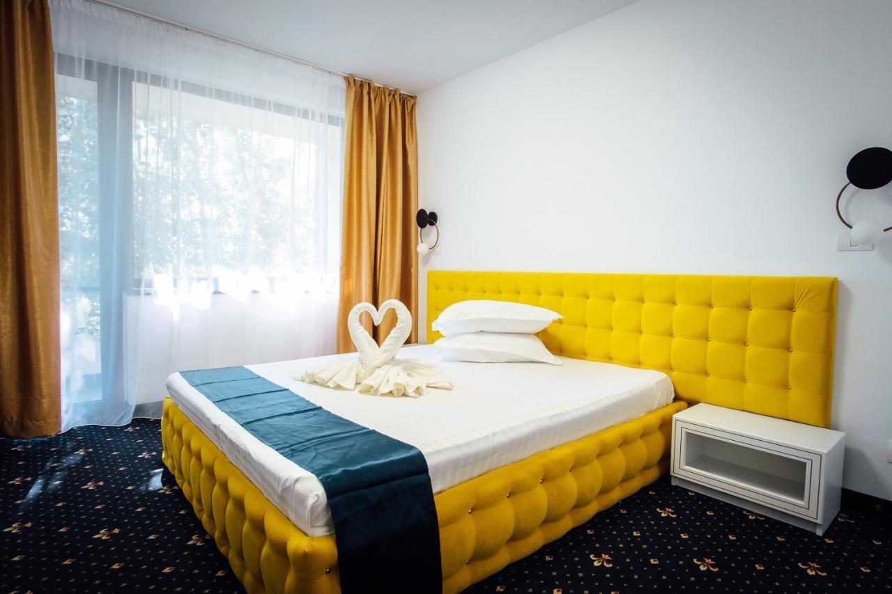 מאמאיה Hotel & Medspa Siret מראה חיצוני תמונה