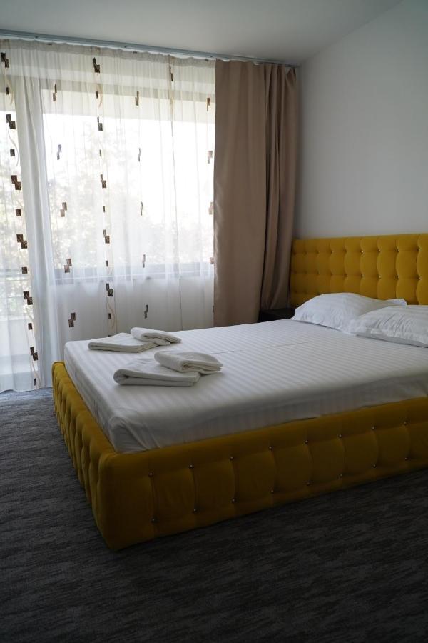 מאמאיה Hotel & Medspa Siret מראה חיצוני תמונה