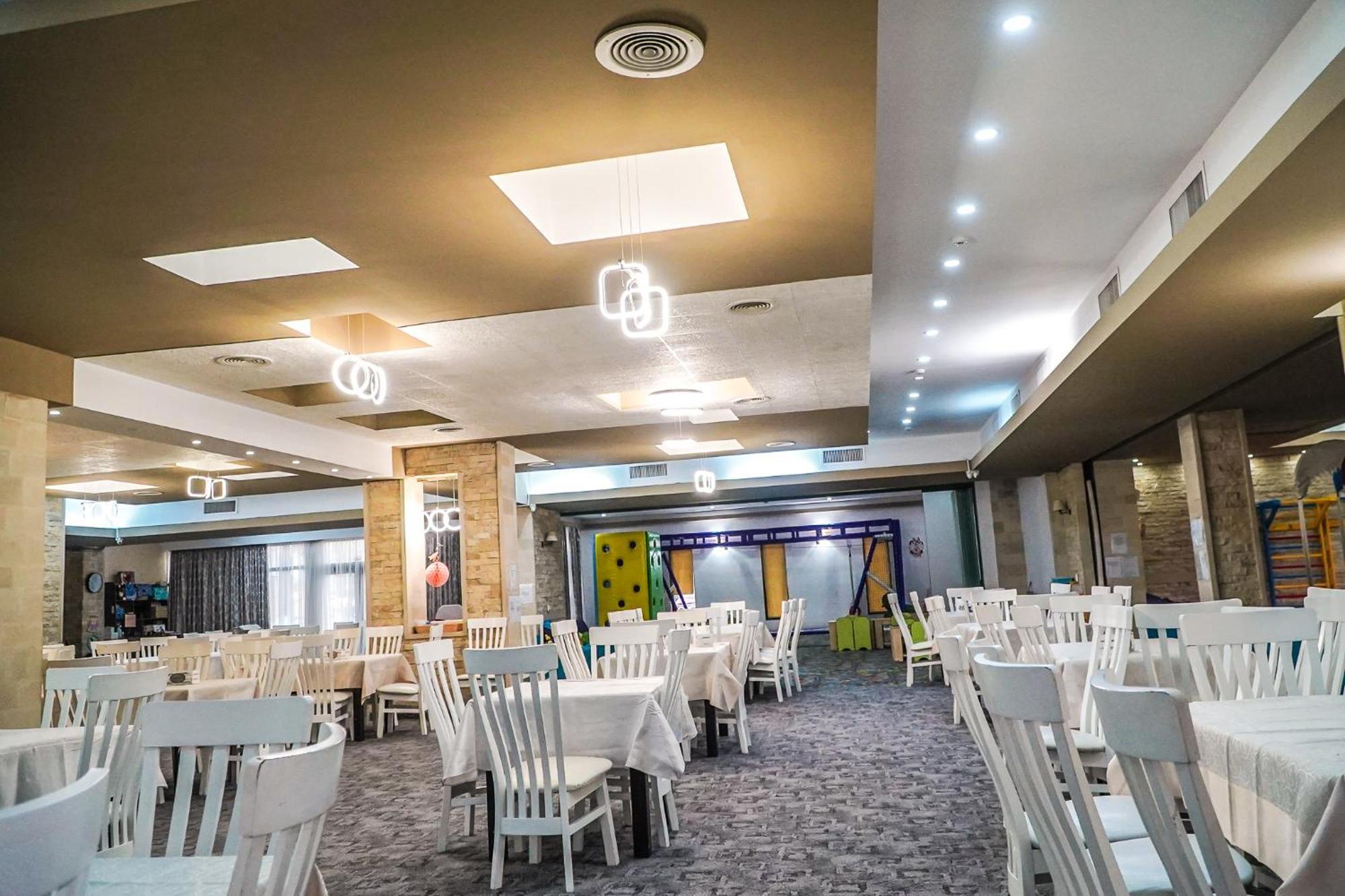 מאמאיה Hotel & Medspa Siret מראה חיצוני תמונה
