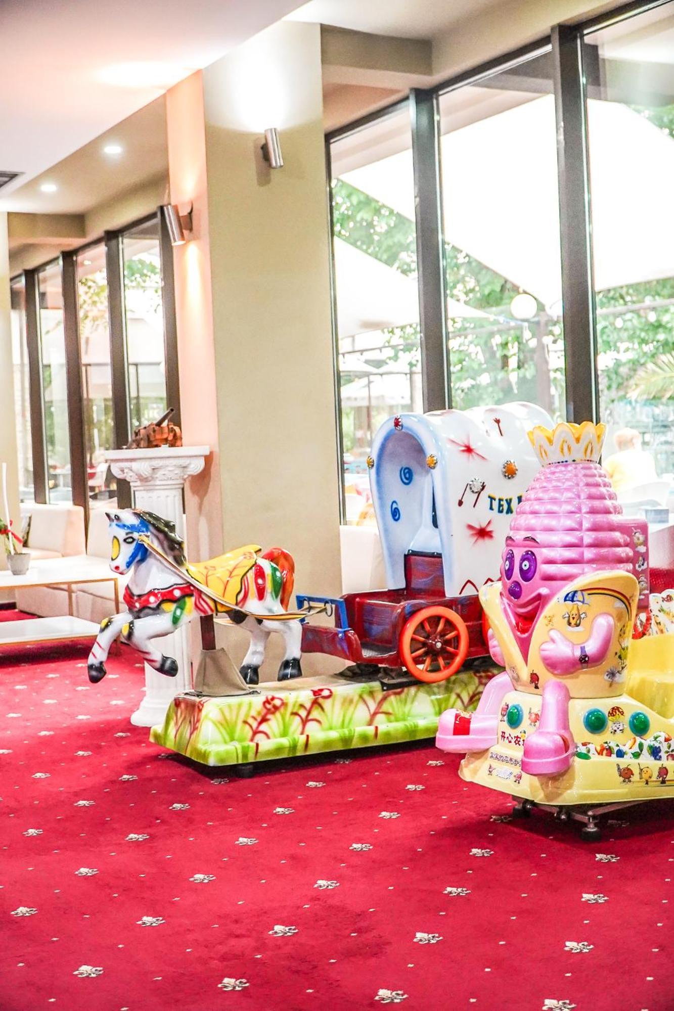 מאמאיה Hotel & Medspa Siret מראה חיצוני תמונה