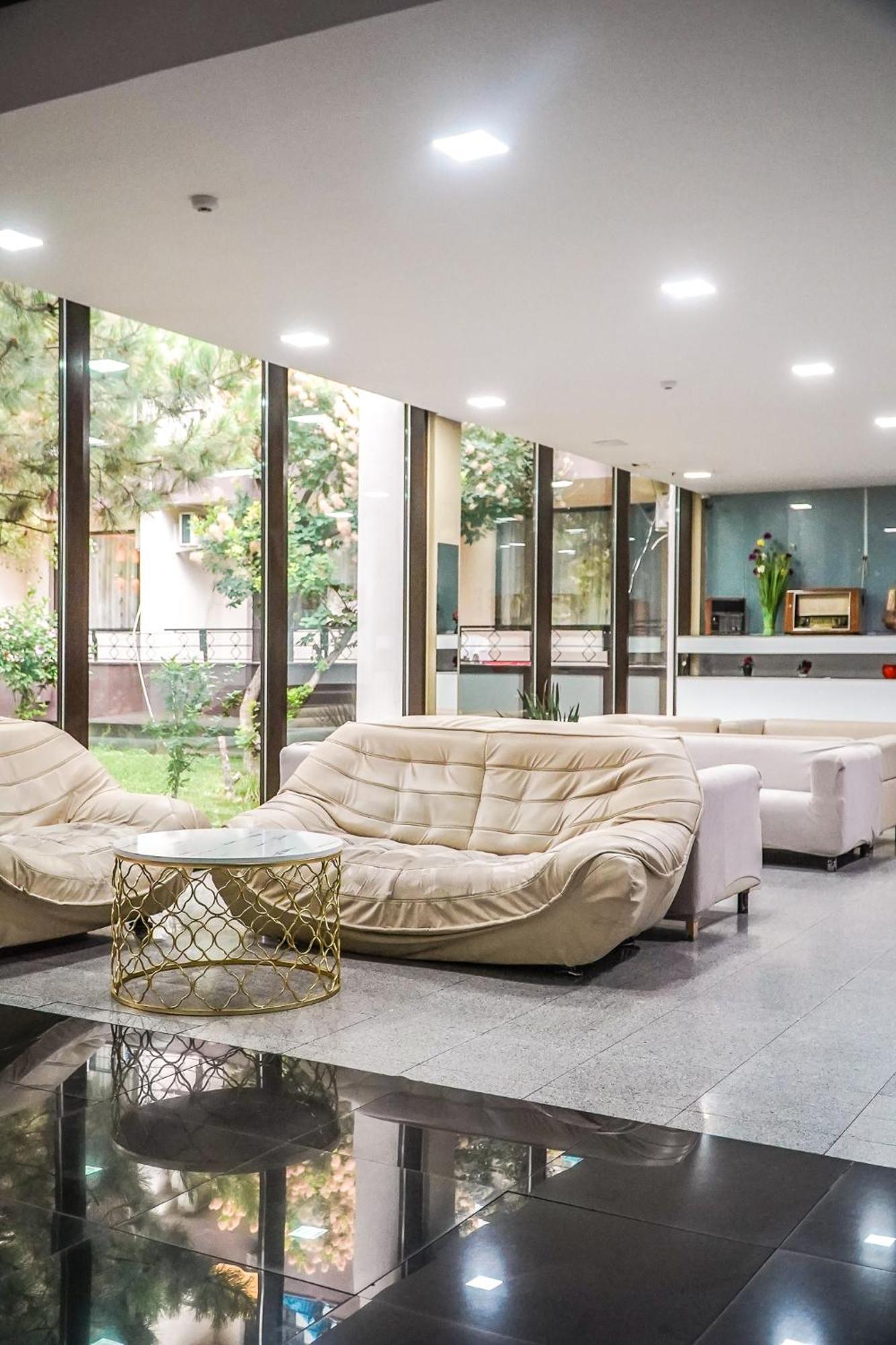 מאמאיה Hotel & Medspa Siret מראה חיצוני תמונה