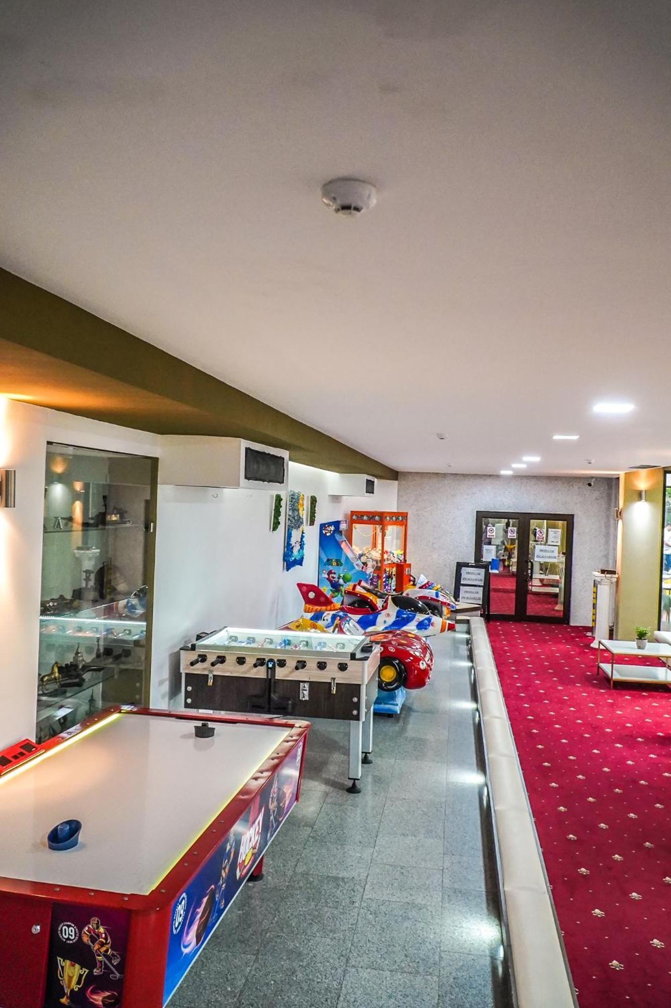 מאמאיה Hotel & Medspa Siret מראה חיצוני תמונה