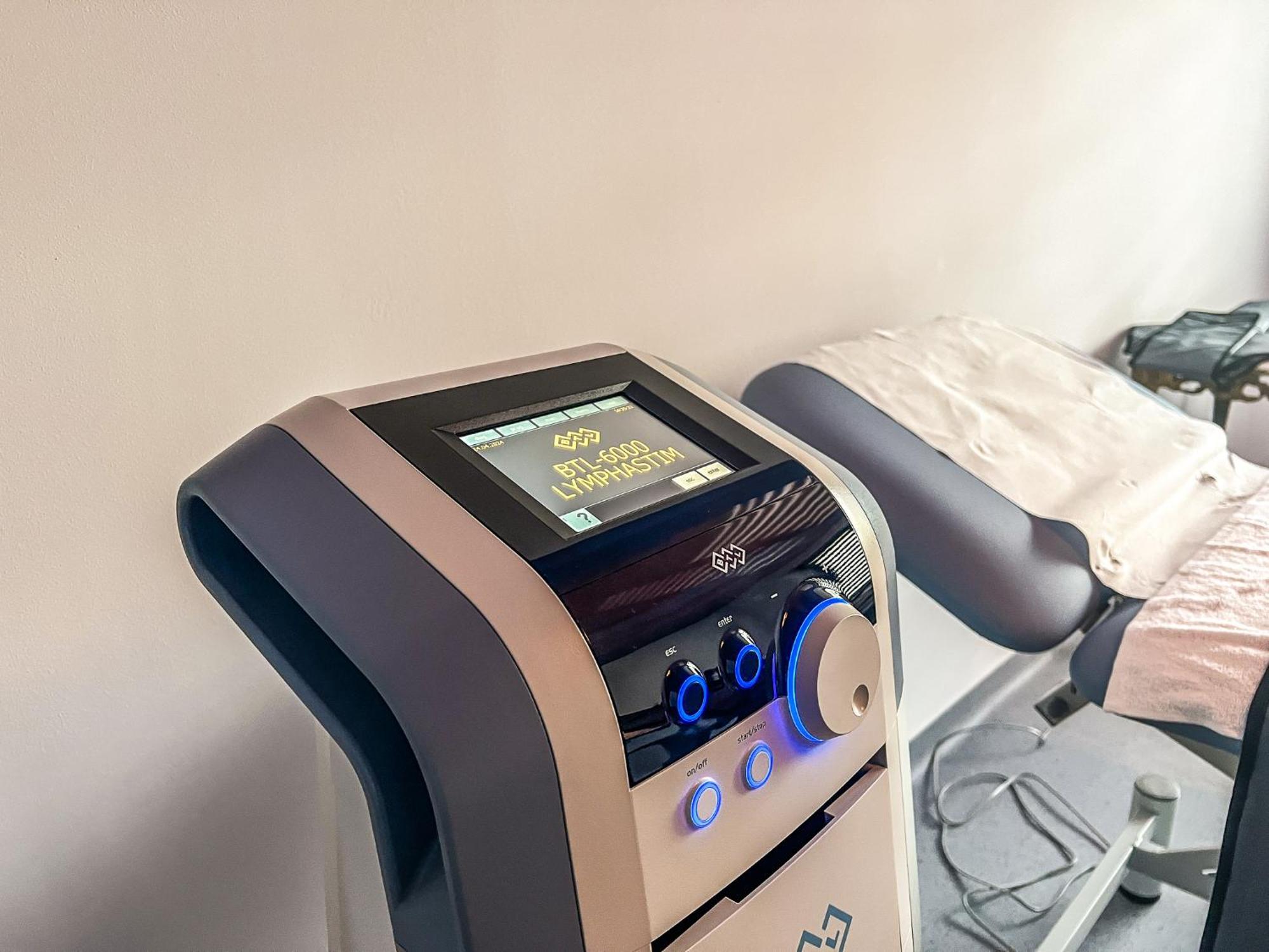 מאמאיה Hotel & Medspa Siret מראה חיצוני תמונה