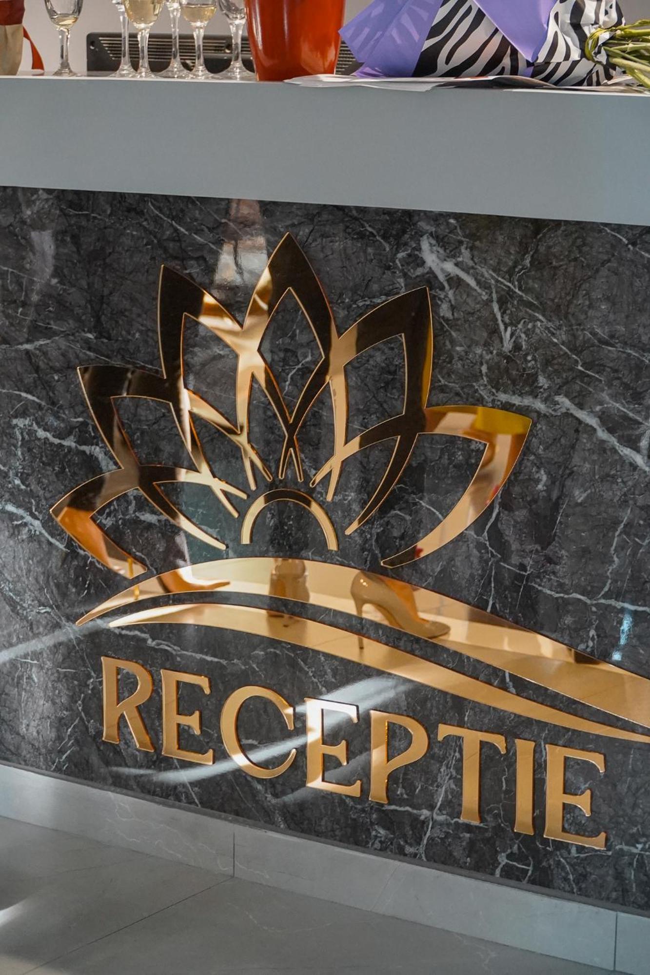 מאמאיה Hotel & Medspa Siret מראה חיצוני תמונה