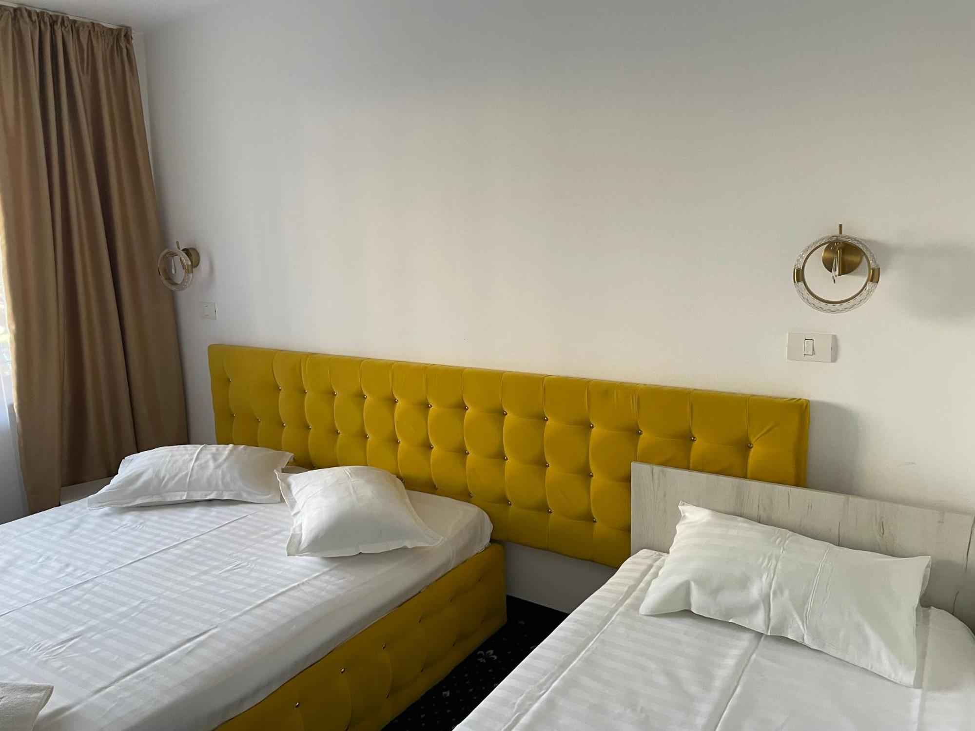 מאמאיה Hotel & Medspa Siret מראה חיצוני תמונה